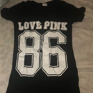 PINK V-neck graphic tee